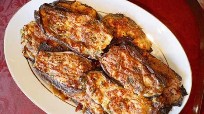 μελιτζάνες-παπουτσάκια-αρμένικες-δι-563965903