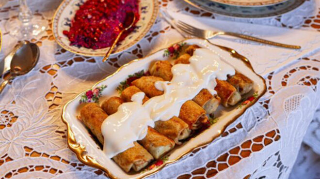 kρέπες-γεμιστές-με-μοσχαρίσιο-κιμά-μπι-563950306