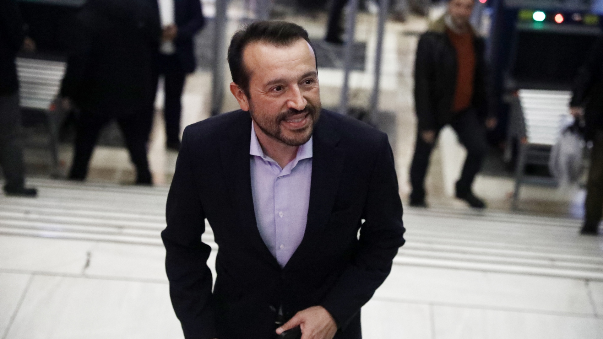 Στο φουαγέ του «Παλλάς» – Ποιοι έδωσαν το «παρών» στην παρουσίαση του βιβλίου Τσίπρα [εικόνες]-11