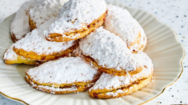 πατούδα-με-μέλι-και-καρύδια-563967598