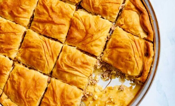 βασιλόπιτα-κρεατόπιτα-με-αρνί-και-τρα-563996449