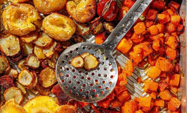 ψητές-χειμωνιάτικες-ρίζες-και-κάσταν-563990887