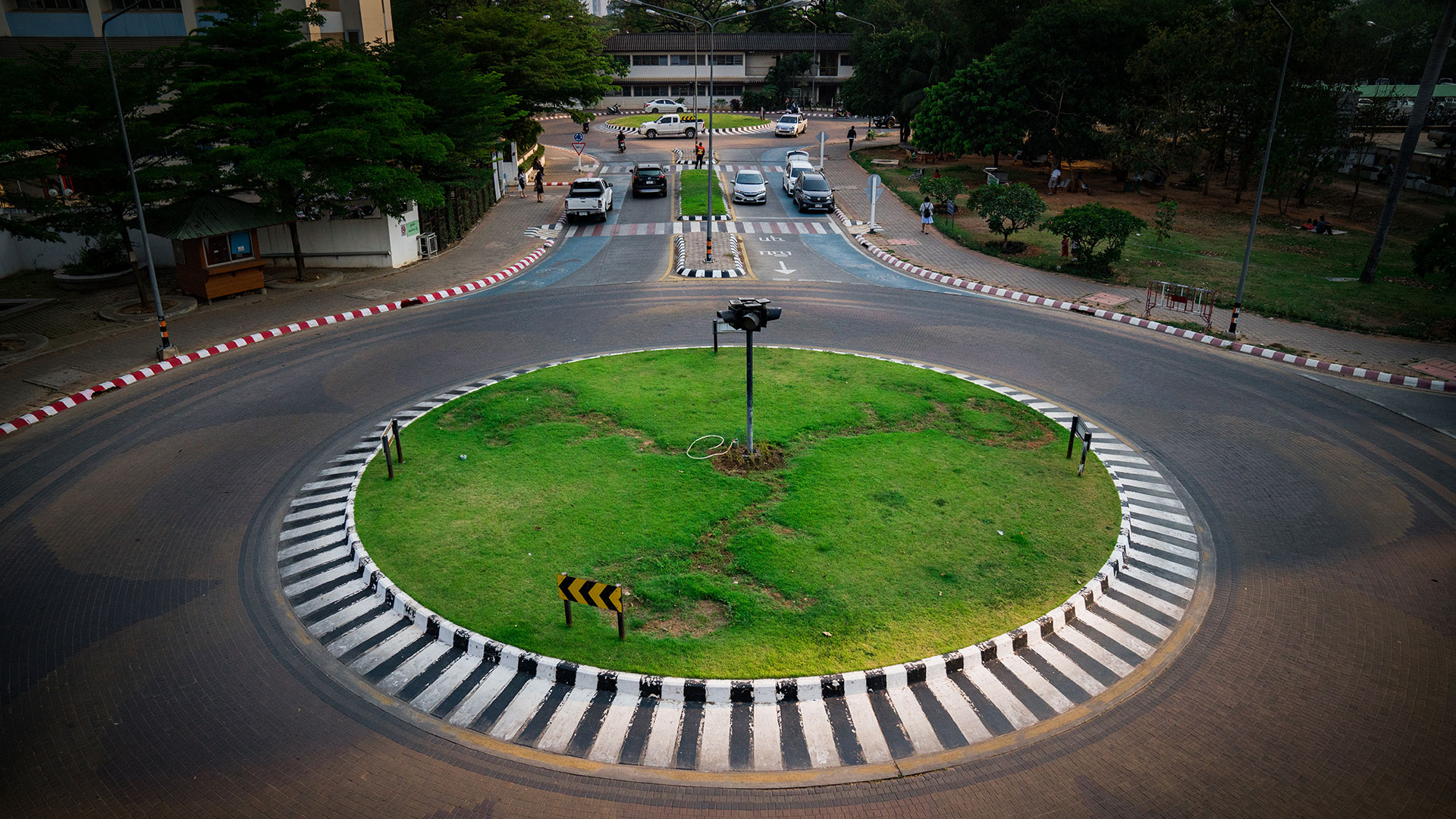 Roundabouts: Ο φαύλος κύκλος της ελληνικής προτεραιότητας-5