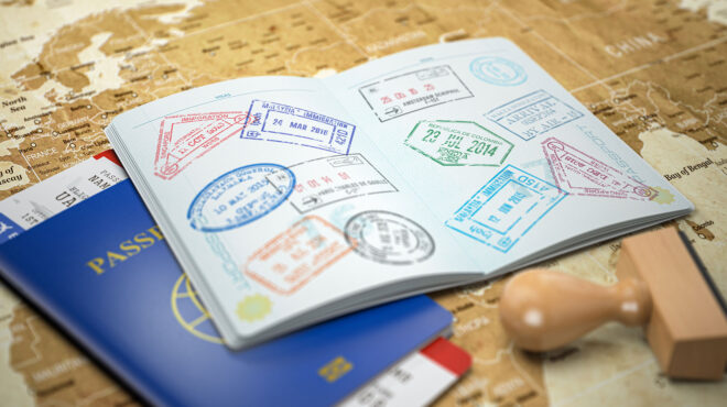 σφραγίδες-στα-διαβατήρια-το-τέλος-μ-563988601