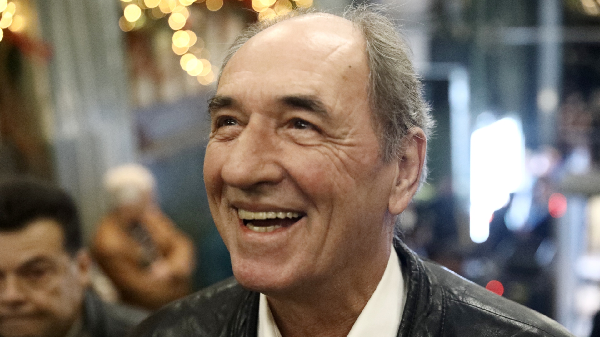 Στο φουαγέ του «Παλλάς» – Ποιοι έδωσαν το «παρών» στην παρουσίαση του βιβλίου Τσίπρα [εικόνες]-6