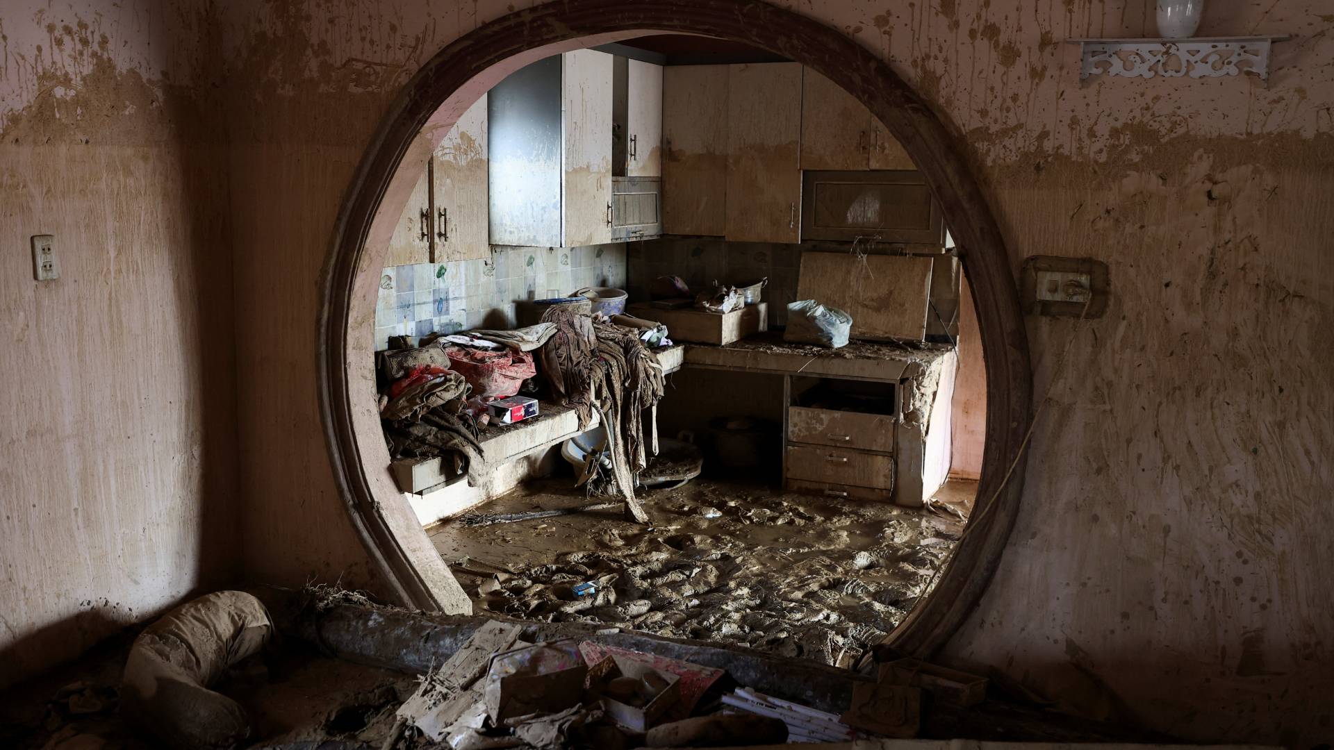 Πλημμύρες στην Ινδονησία: Κοντά στους 1.000 οι νεκροί – Πάνω από 270 αγνοούμενοι-1