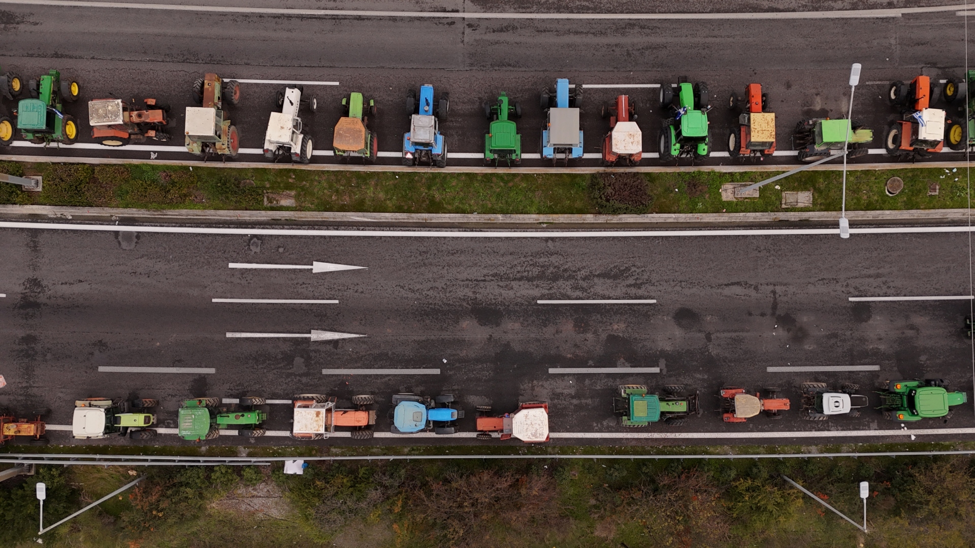 Αγροτικές κινητοποιήσεις: Εξοδος από παρακαμπτηρίους και ουρές χιλιομέτρων-1