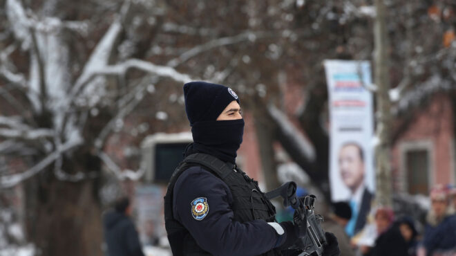 τουρκία-εννιά-νεκροί-σε-μάχη-της-αστυν-563997886