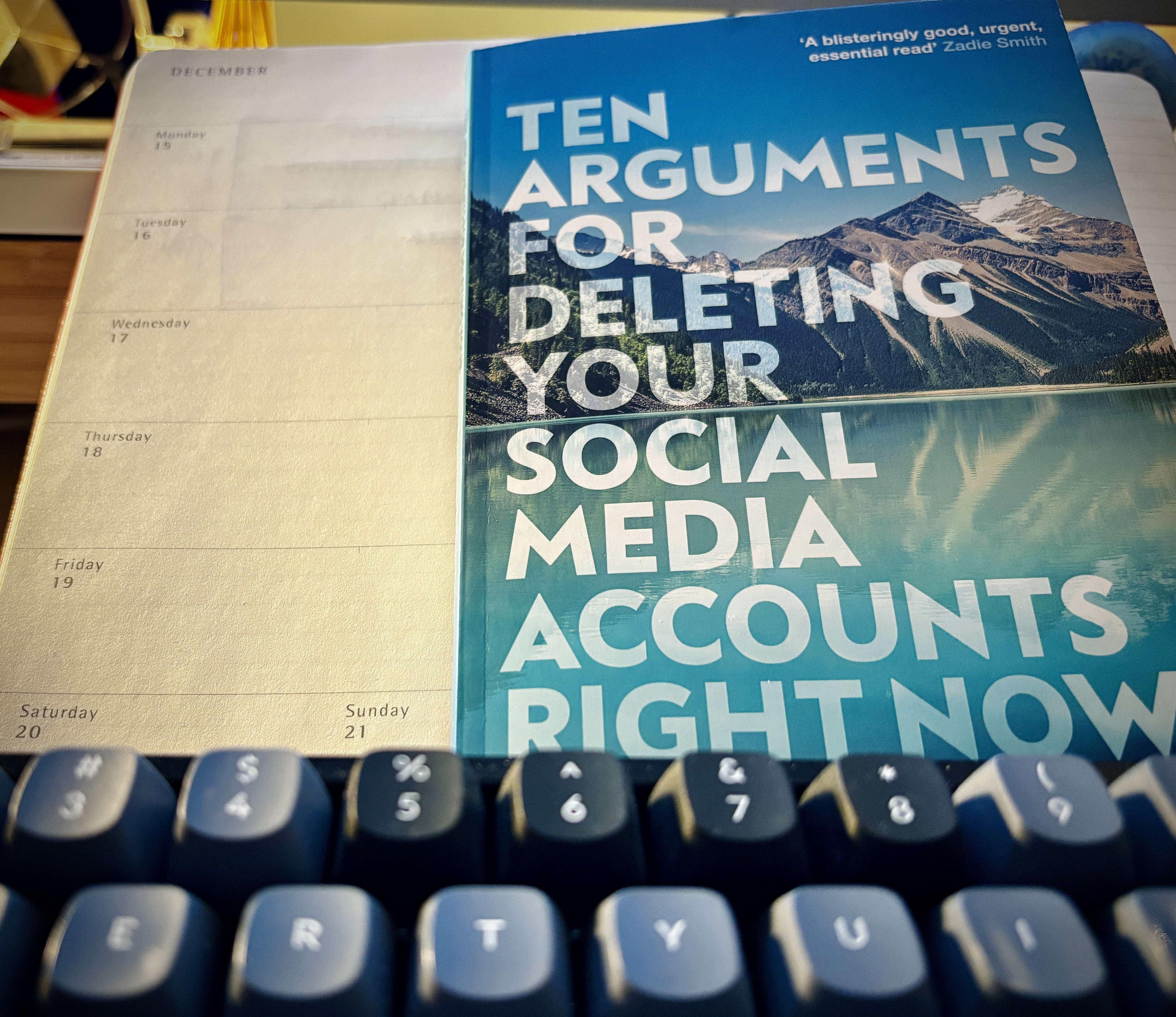 Κλείστε τα Social Media Τώρα-1