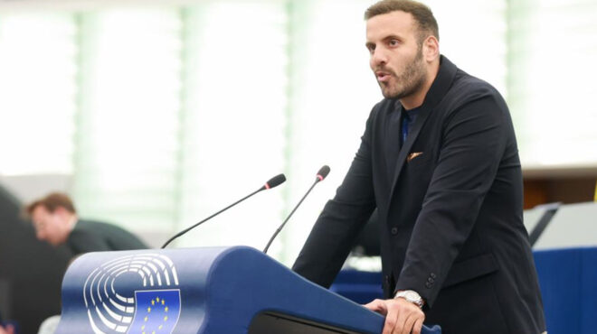 μπράβο-σκουπίδι-το-μήνυμα-του-νίκου-563981278