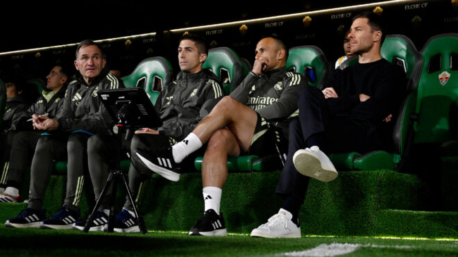 ο-αλόνσο-έμαθε-γρήγορα-να-ζει-υπό-αμφισ-563975980