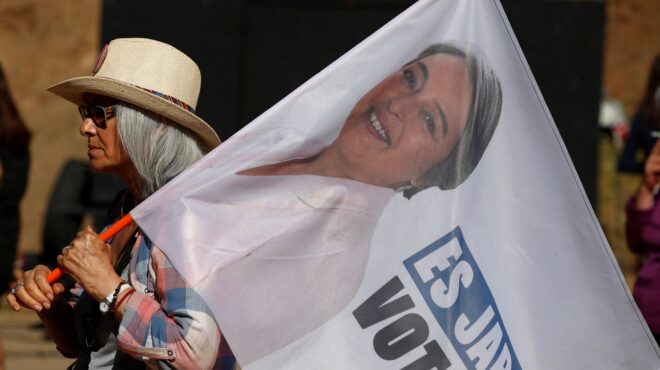 ζανέτ-χάρα-ποια-είναι-η-κομμουνίστρια-563970103