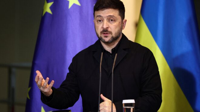 ζελένσκι-χωρίς-απόφαση-για-τα-ρωσικά-π-563982475