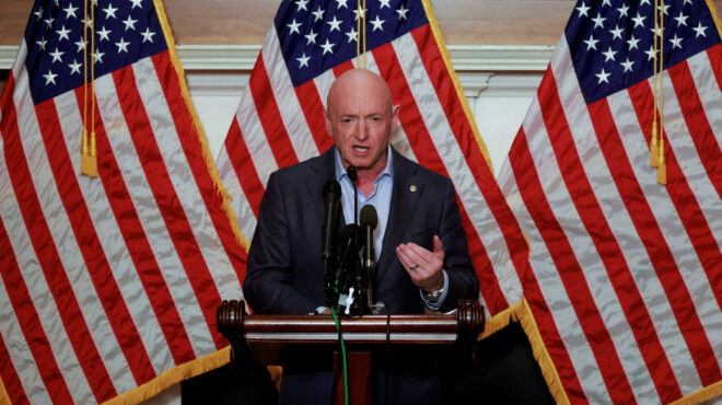 ο-γερουσιαστής-μαρκ-κέλι-μηνύει-τον-χέ-564017857