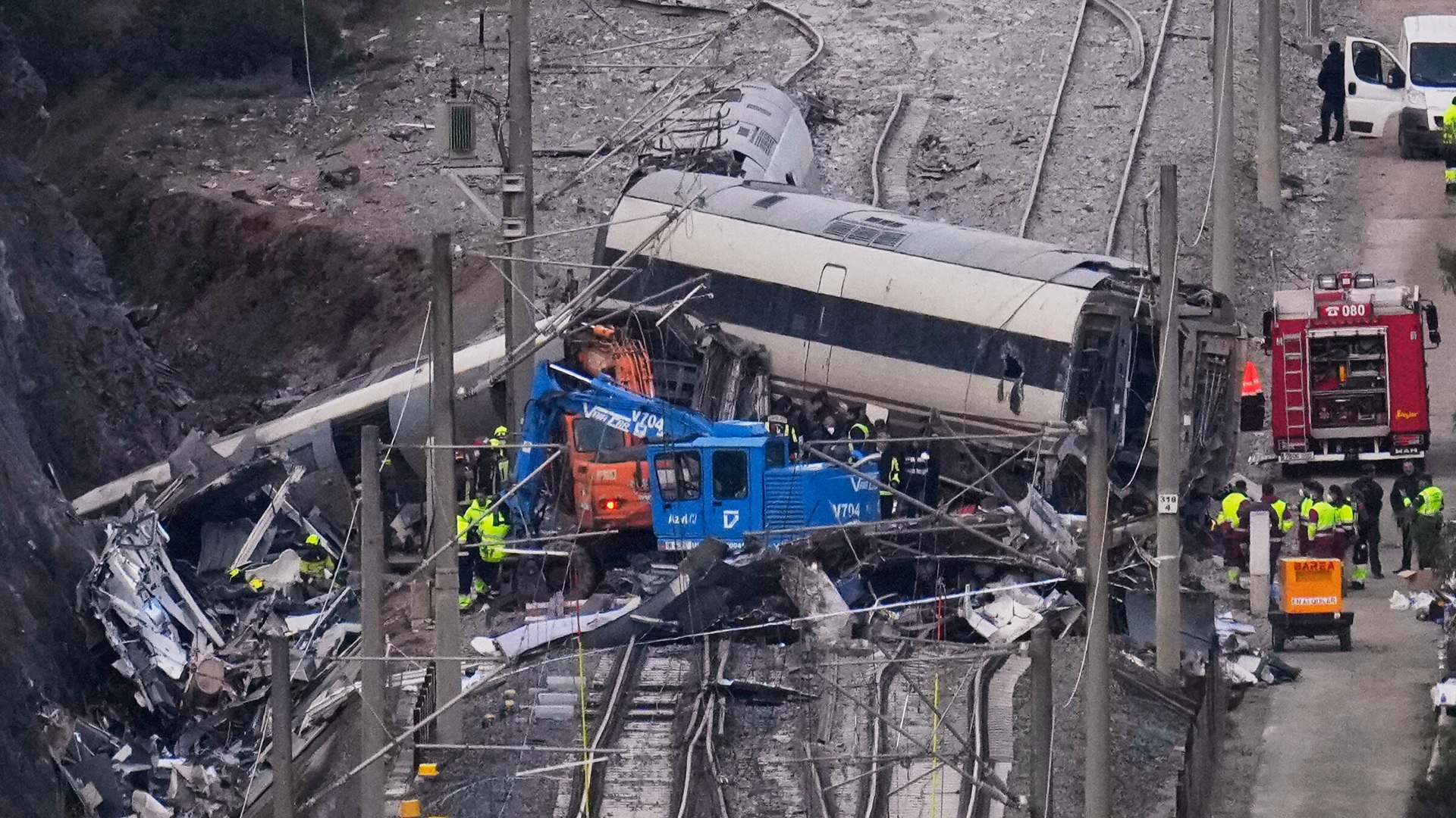 Ισπανία: Δύο ακόμη εκτροχιασμοί τρένων – Ενας νεκρός και 37 τραυματίες στο σοβαρότερο περιστατικό-1