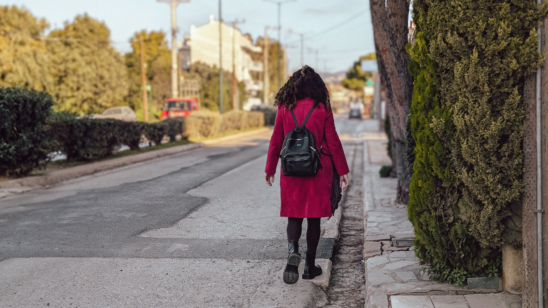 Πεζοί χωρίς πεζοδρόμια: Εξόριστοι στην κεντρική λεωφόρο -1