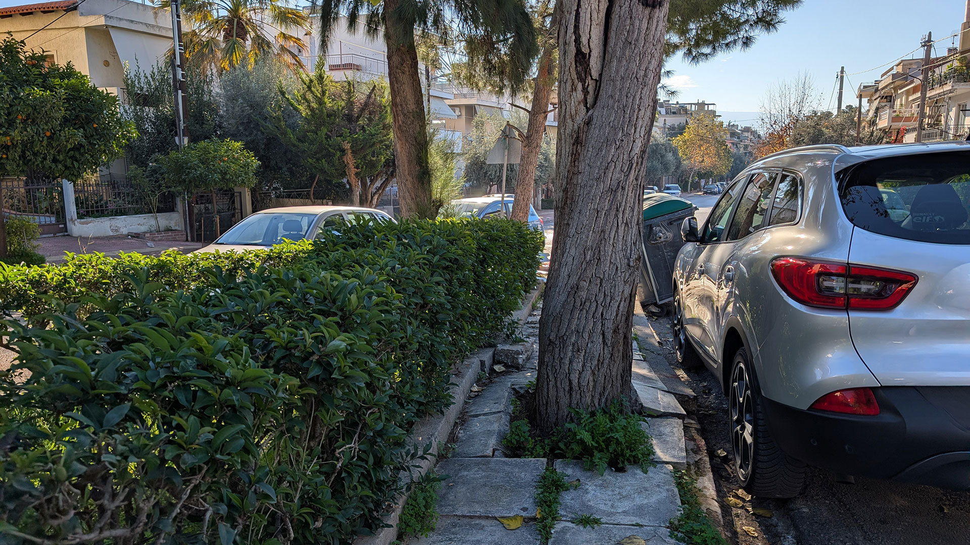 Πεζοί χωρίς πεζοδρόμια: Εξόριστοι στην κεντρική λεωφόρο -2