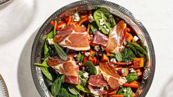 σαλάτα-με-σπανάκι-ψητές-γλυκοπατάτες-564002362