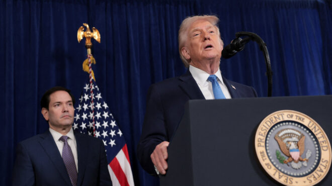 reuters-ο-τραμπ-προσφέρει-100-000-δολάρια-στους-564011599