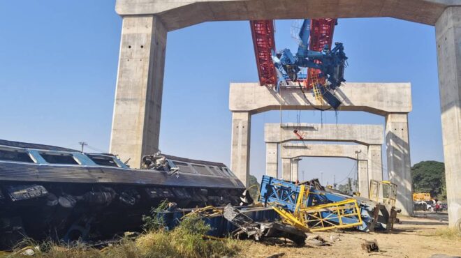 ταϊλάνδη-γερανός-κατέρρευσε-πάνω-σε-τ-564020371