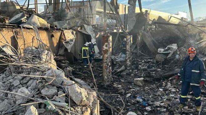 εργοστάσιο-βιολάντα-φωτογραφία-απ-564047389