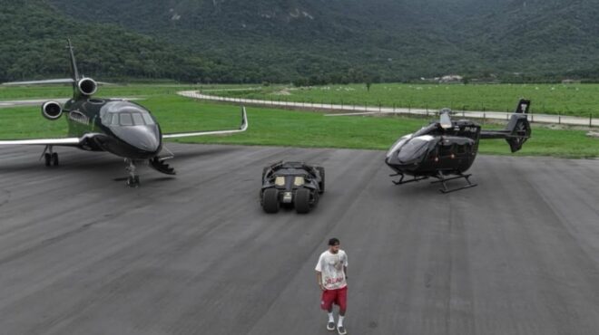 τζετ-ελικόπτερο-και-batmobile-ο-νεϊμάρ-ποζάρε-564009589