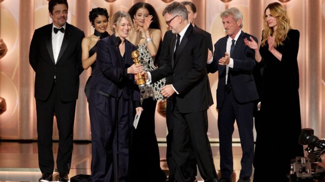 μια-χρυσή-σφαίρα-μετά-την-άλλη-564018172