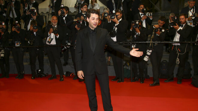 ο-ξαβιέ-ντολάν-επιστρέφει-από-την-πρόω-564002767