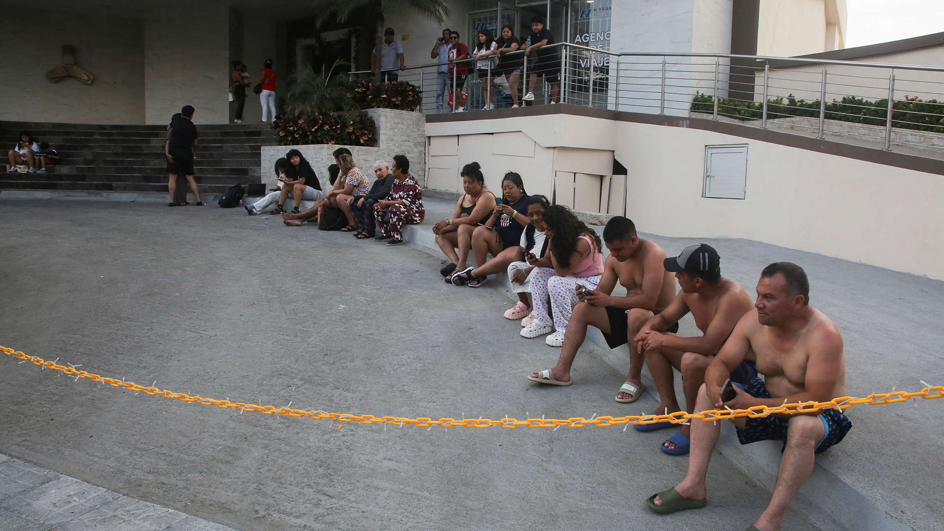 Σεισμός 6,5 Ρίχτερ στο Μεξικό: Τουλάχιστον 2 νεκροί, δεκάδες σπίτια κατεστραμμένα [φωτογραφίες]-3