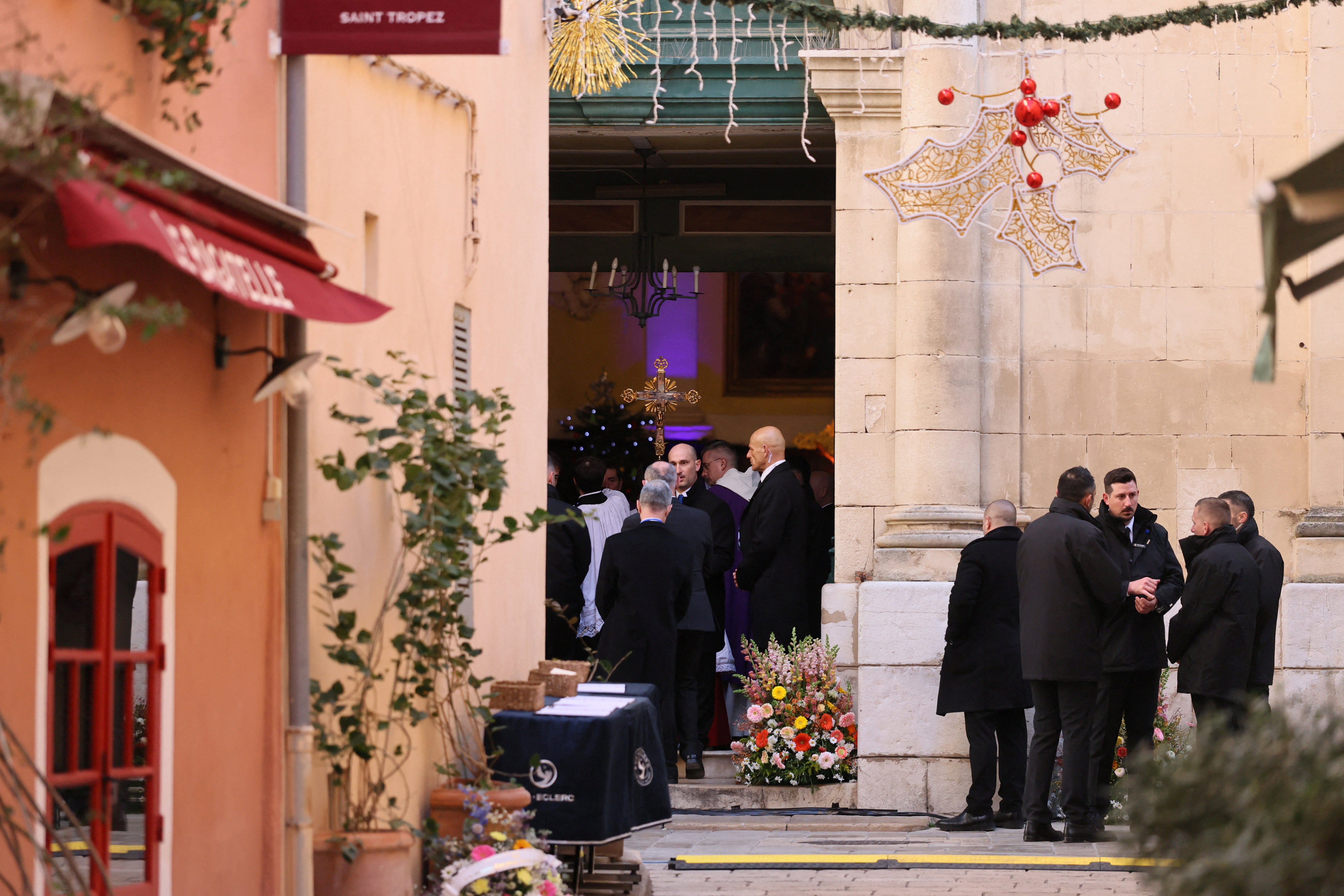 Μπριζίτ Μπαρντό: Σήμερα η κηδεία της στο Σεν Τροπέ – «Πέθανε από καρκίνο», λέει ο σύζυγός της-2