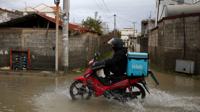 η-κακοκαιρία-σάρωσε-την-αλβανία-ενα-564011251