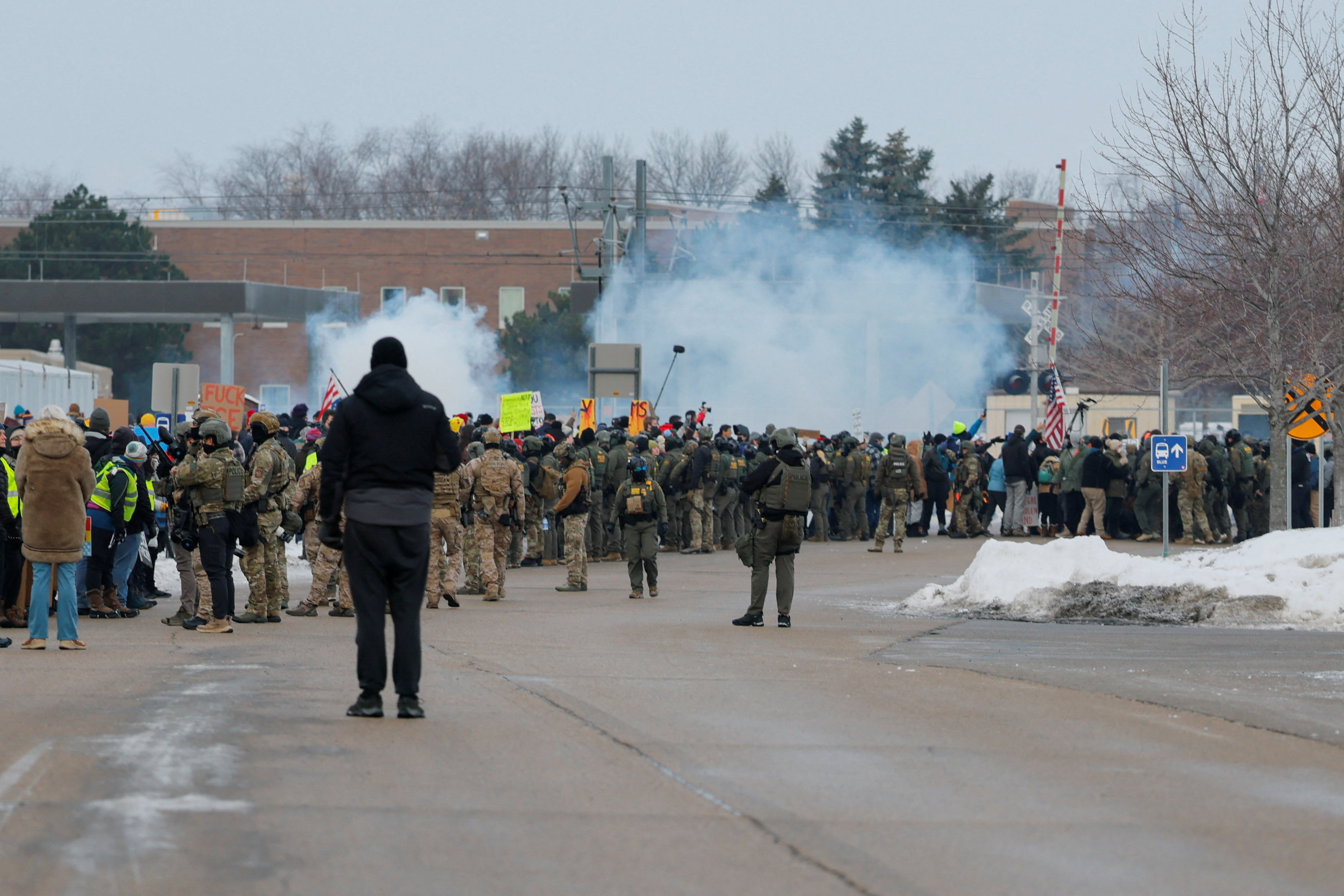 Μινεάπολη: Διαδηλώσεις και χημικά μετά τον θάνατο της 37χρονης από πυρά της ICE-1