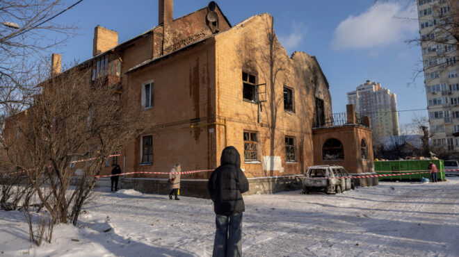 ο-πόλεμος-αλλάζει-τις-ερωτικές-σχέσει-564015895