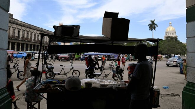 ο-τραμπ-ανεβάζει-τους-τόνους-κατά-της-κ-564016654