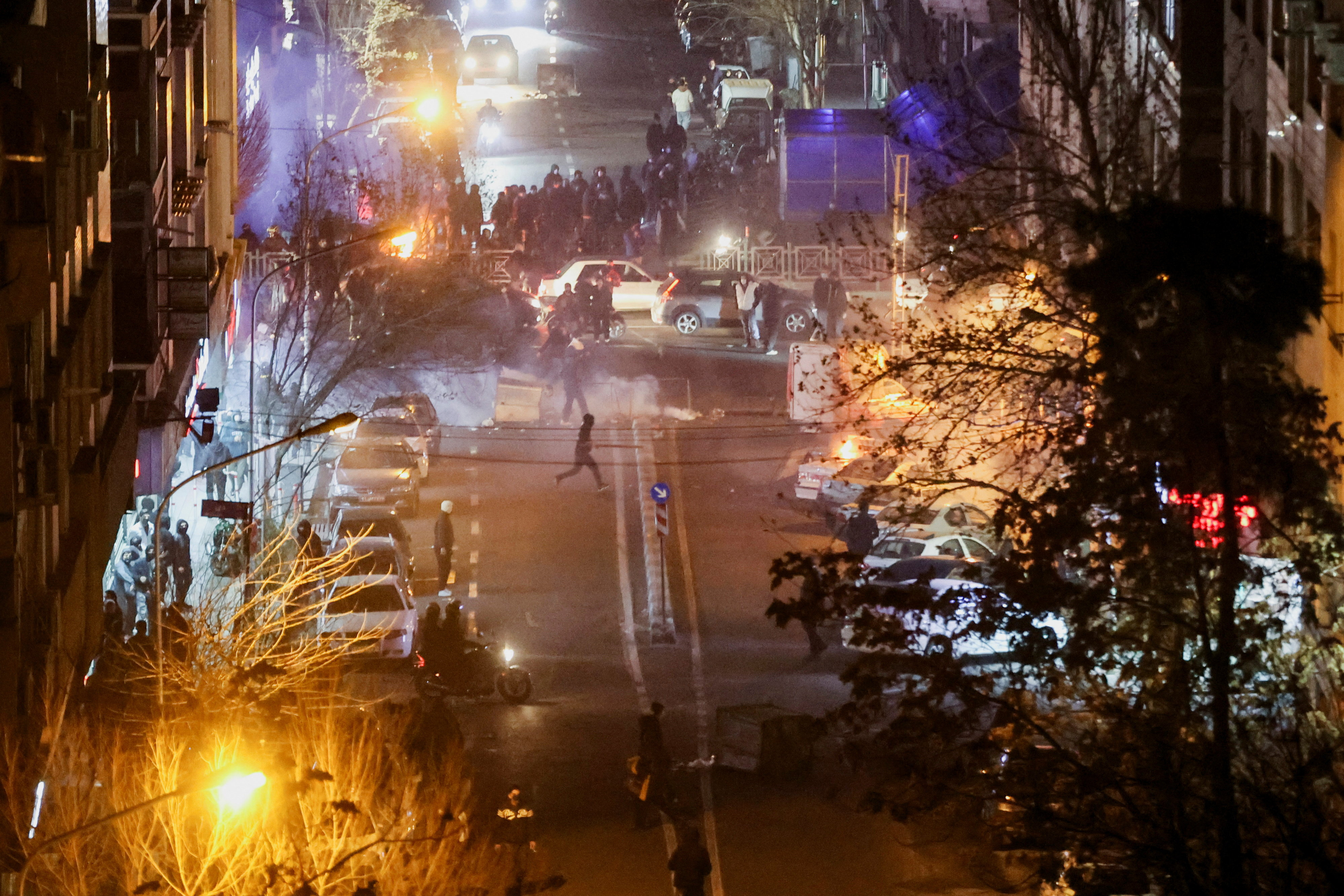 Ιράν: Αγρια καταστολή και εκατοντάδες νεκροί στις μεγαλύτερες διαδηλώσεις των τελευταίων δεκαετιών-2