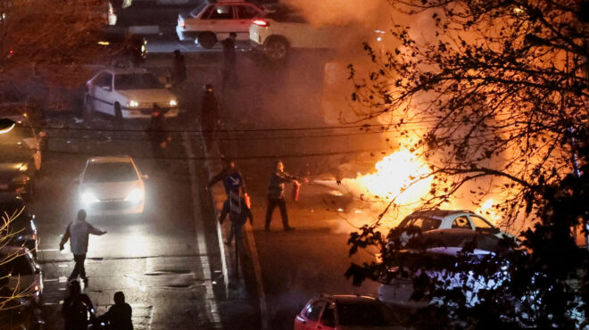 ο-λευκός-οίκος-εξετάζει-πρόταση-συνομ-564017803