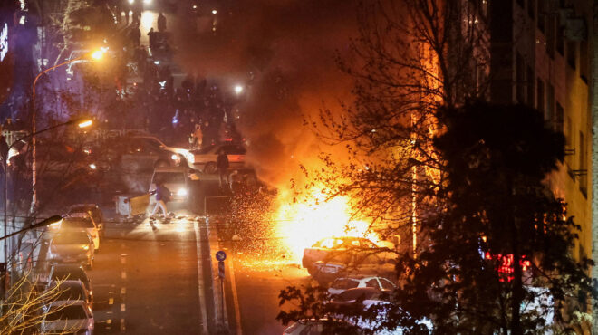 ο-τραμπ-απειλεί-με-πολύ-σκληρή-αντίδρ-564019642