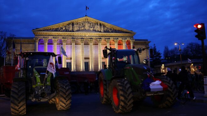 γαλλία-αντιμέτωπη-με-προτάσεις-μομφή-564020926