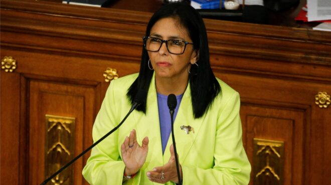 venezoyela-oi-mystikes-epafes-ton-ipa-me-to-dexi-cheri-toy-madoyro-prin-tin-epicheirisi-sto-karakas-564027364