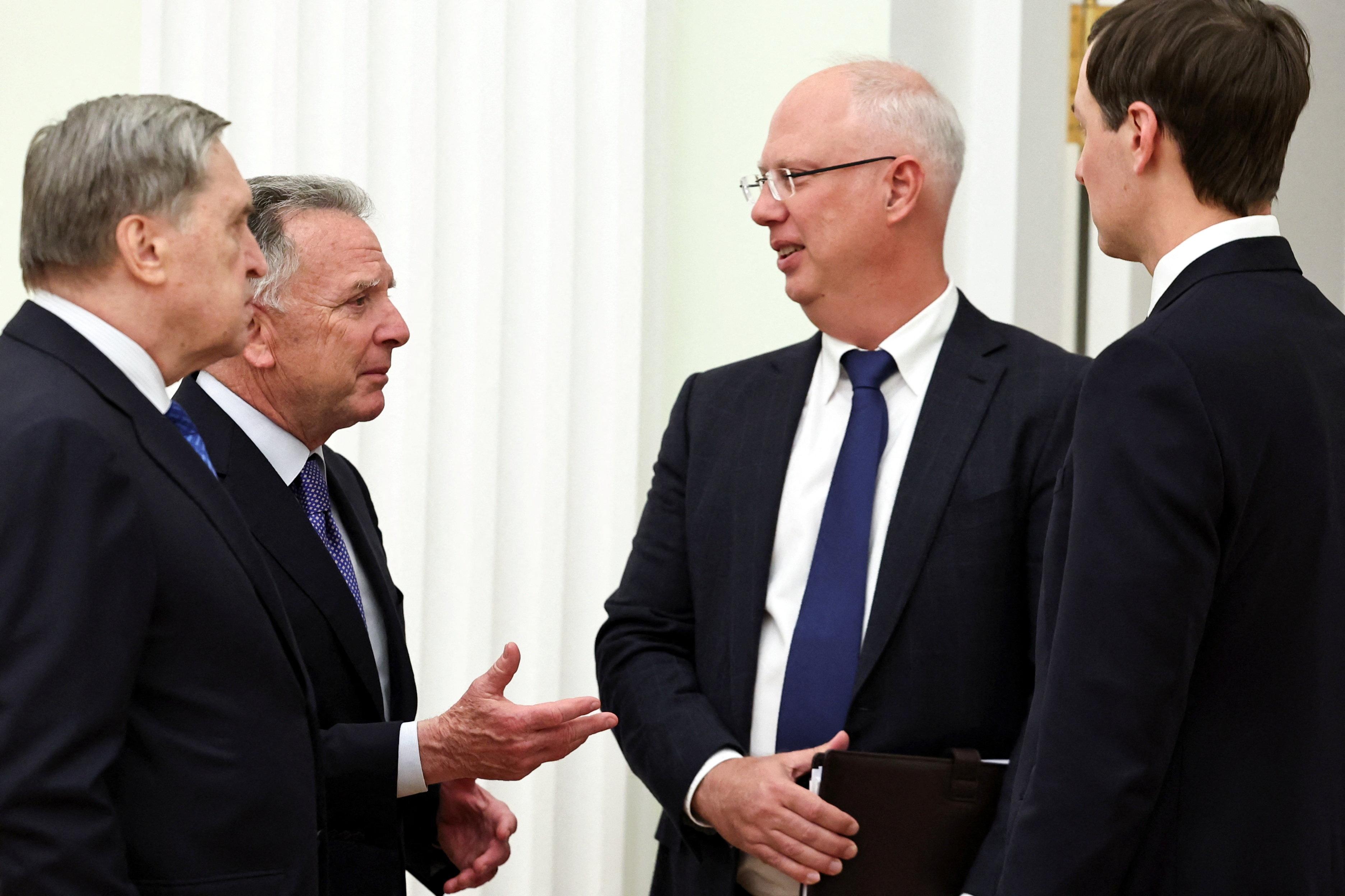 Ουκρανία: Η πρόταση για το Ντονμπάς, τα 800 δισ. και το δίλημμα Ζελένσκι-2