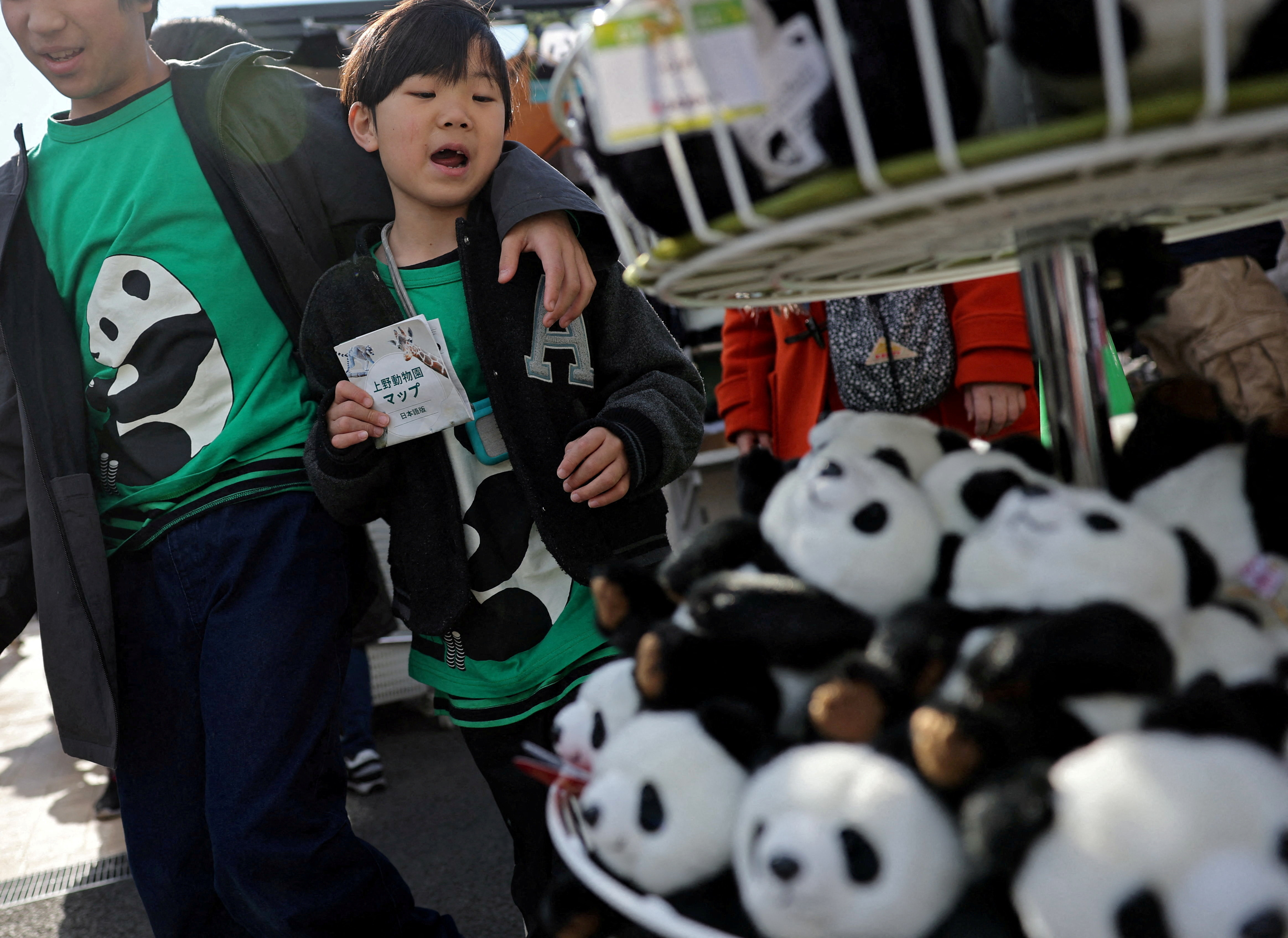Τόκιο: Αποχαιρετισμός στα πάντα με δάκρυα και ουρές ωρών εν μέσω κλιμακούμενων εντάσεων με την Κίνα-3