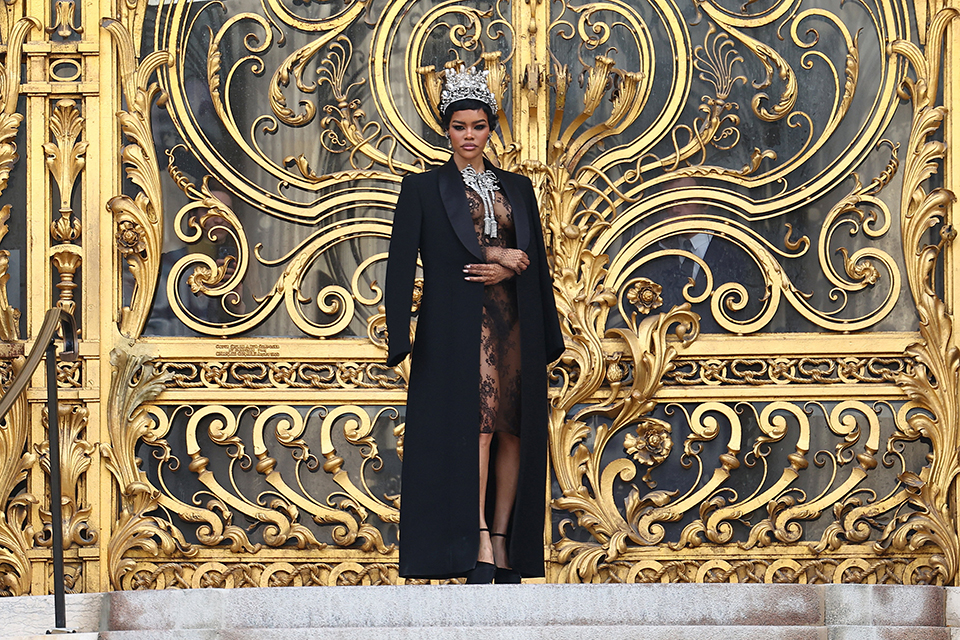 Ακόμη σιωπή-1