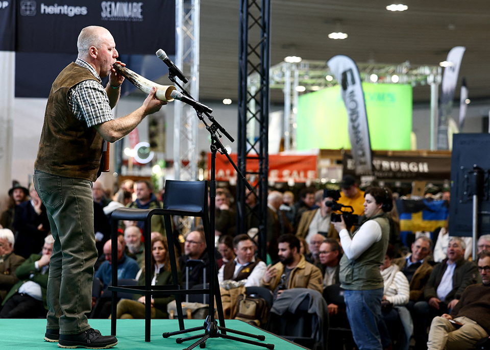 Πάλη για μια κανονικότητα-1