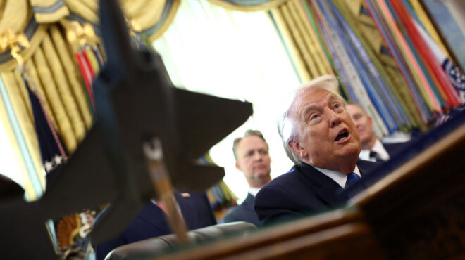 ρότζερ-στόουν-στην-κ-ο-τραμπ-είναι-ρε-564052246