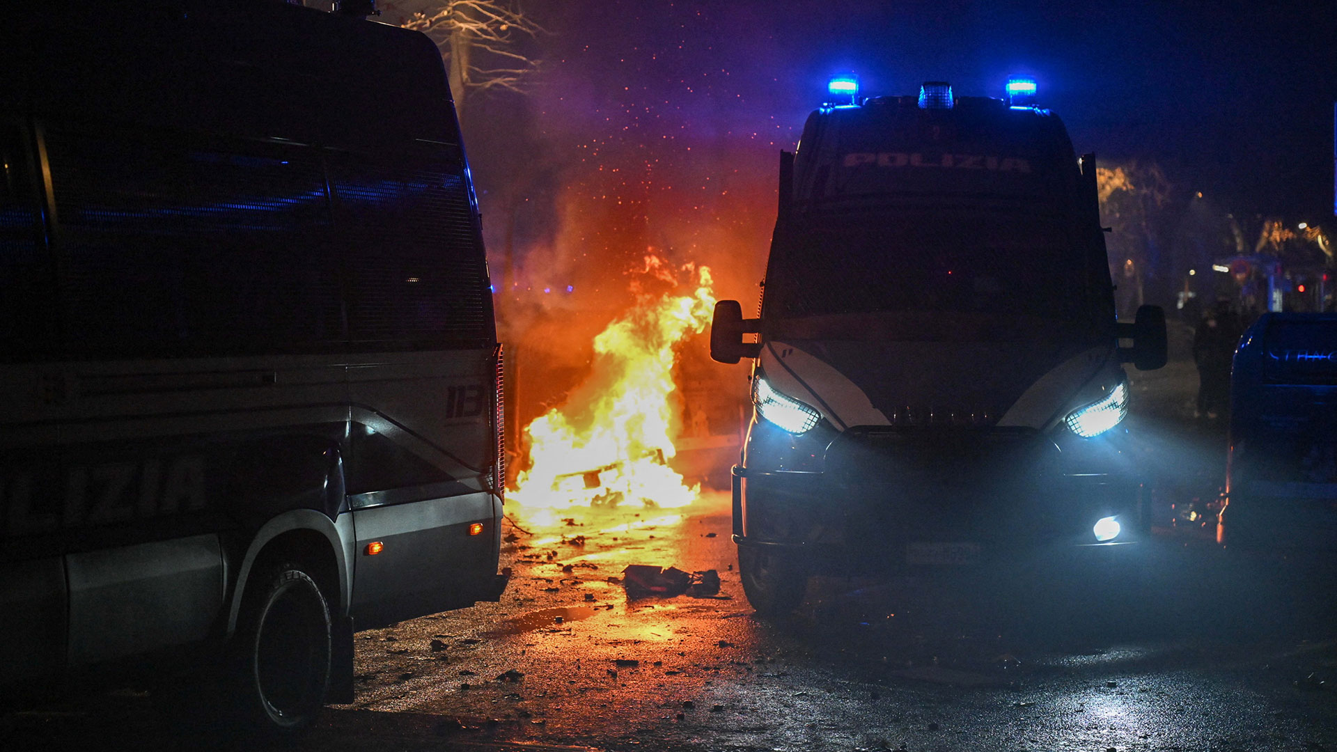 Ιταλία: Συγκρούσεις της αστυνομίας με διαδηλωτές (εικόνες)-1