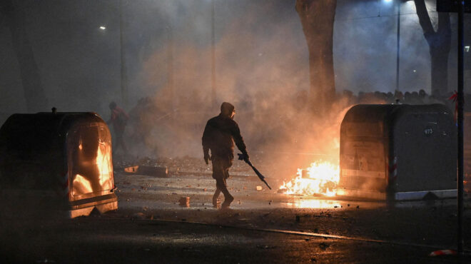 ιταλία-συγκρούσεις-της-αστυνομίας-με-564054745