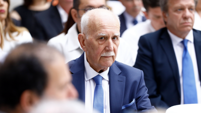 ο-πολιτικός-κόσμος-αποχαιρετά-τον-γιώ-564006205