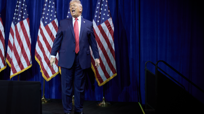 ο-τραμπ-θέλει-να-αυξήσει-κατά-50-τις-στρα-564011176