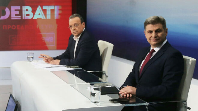 σταθμίζουν-τα-νέα-δεδομένα-για-κόμμα-κ-564010441