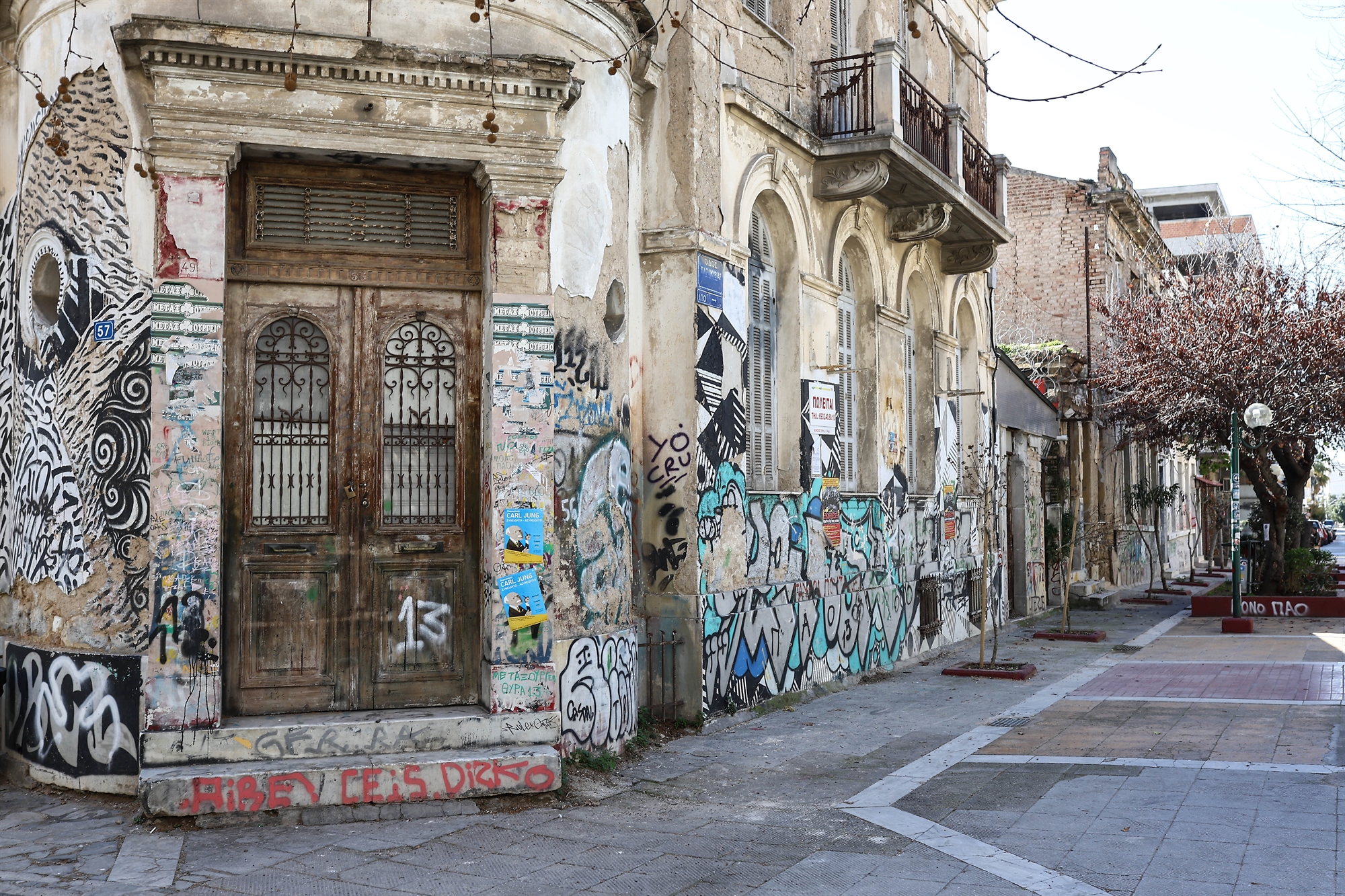 Πάλη δύο κόσμων στο Μεταξουργείο-8